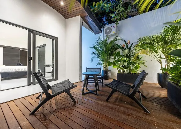 La - Luxury 4 Bedroom Pool *