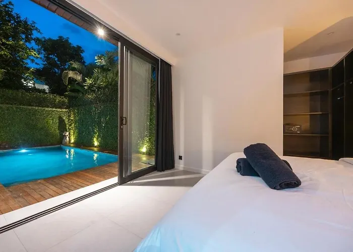 La - Luxury 4 Bedroom Pool *