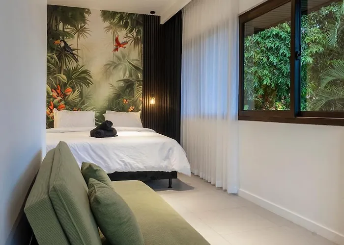 La - Luxury 4 Bedroom Pool Seminyak