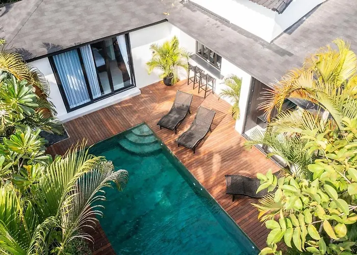 La - Luxury 4 Bedroom Pool Villa