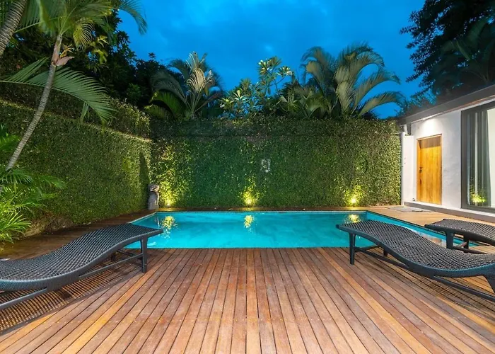La - Luxury 4 Bedroom Pool Villa Seminyak