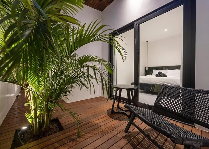 La - Luxury 4 Bedroom Pool *