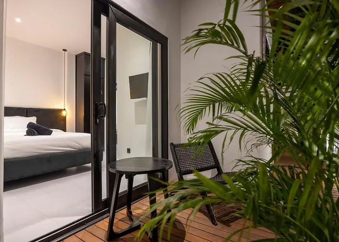 La - Luxury 4 Bedroom Pool Seminyak