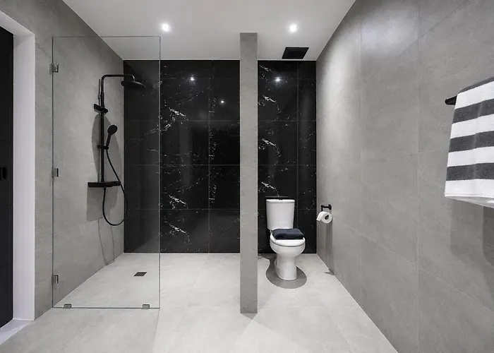 La - Luxury 4 Bedroom Pool * Seminyak